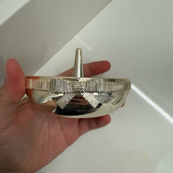 Kate Spade x Lenox Silver Plated Bow Ring Holder - Picture 8 of 9